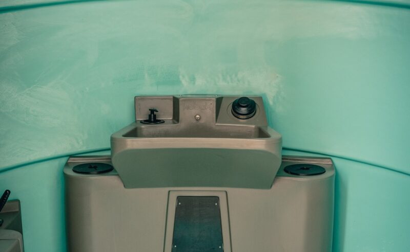 😉 Il bagno che si adatta a te: qui non devi incastrarti da nessuna parte.