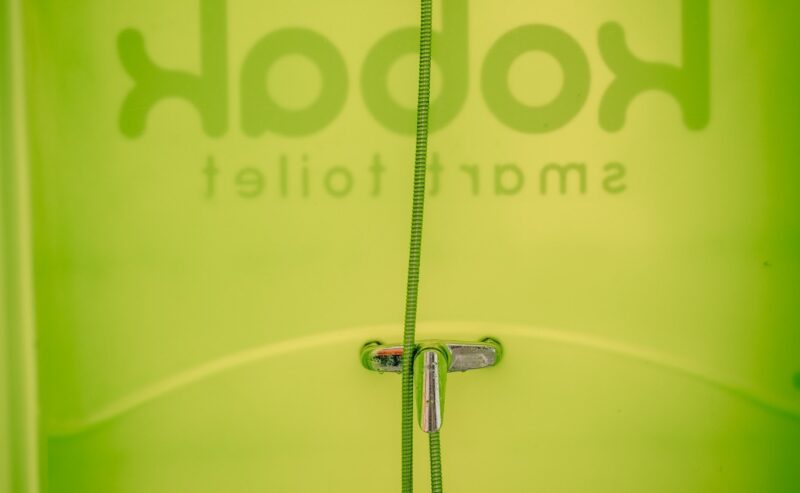 🚿 Non solo bagni chimici: lo sapevi che noleggiamo anche le docce?