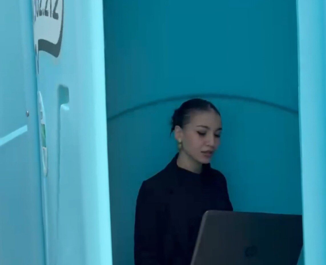 😜 Talmente comodi che ci puoi anche lavorare: i nostri @kobak_smart_toilet sono unici!