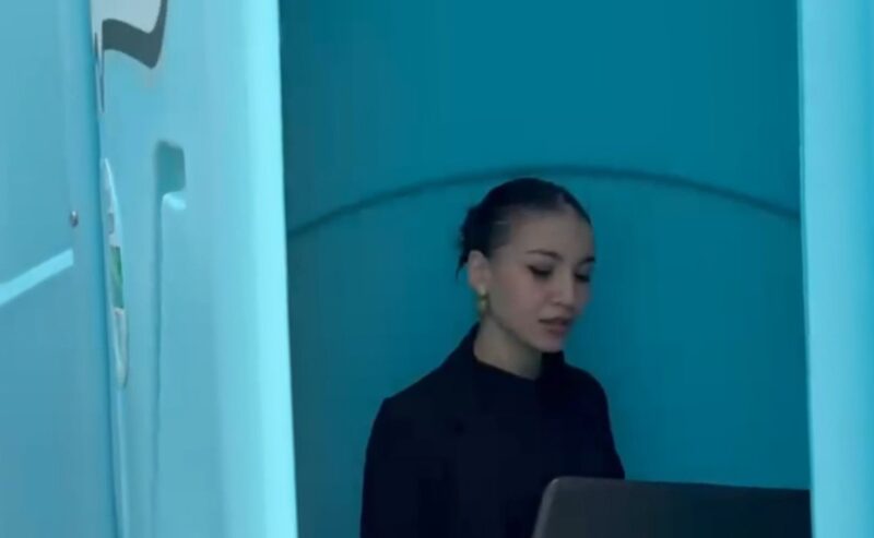 😜 Talmente comodi che ci puoi anche lavorare: i nostri @kobak_smart_toilet sono unici!