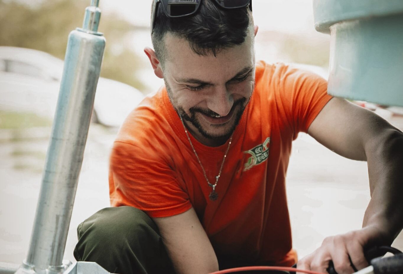 🛠️ Prima che i @kobak_smart_toilet partano, c’è sempre qualcuno che gli dedica le giuste attenzioni, e fa il lavoro che non si vede.